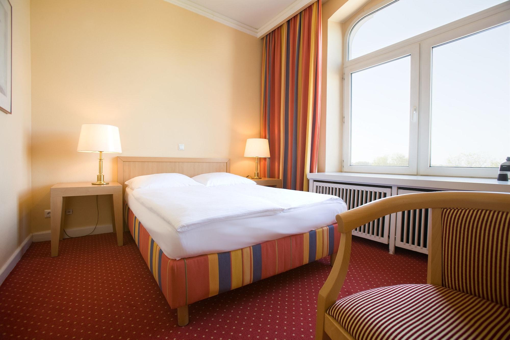 Relexa Hotel Bellevue An Der Alster Hamburgo Habitación foto