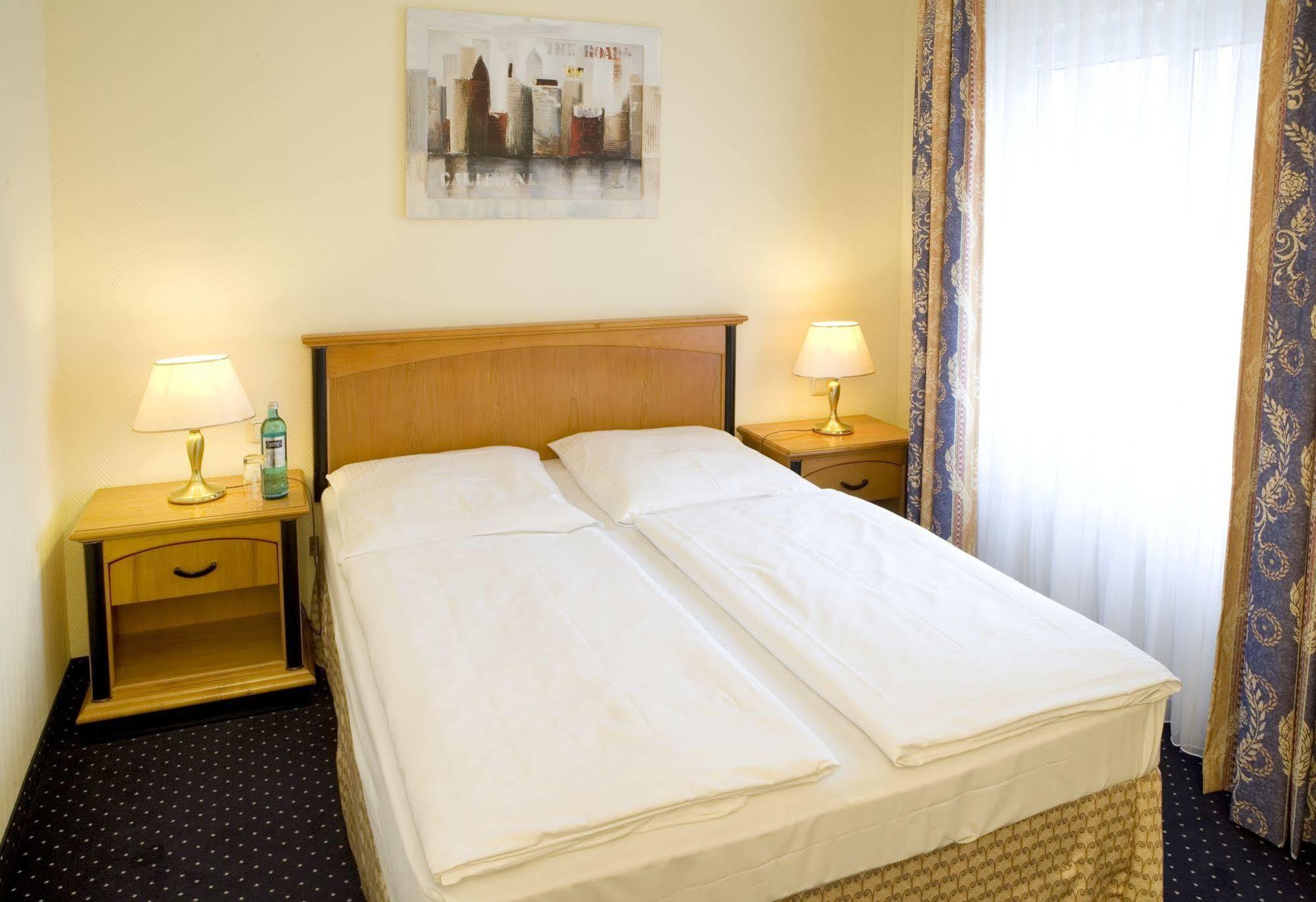 Relexa Hotel Bellevue An Der Alster Hamburgo Exterior foto